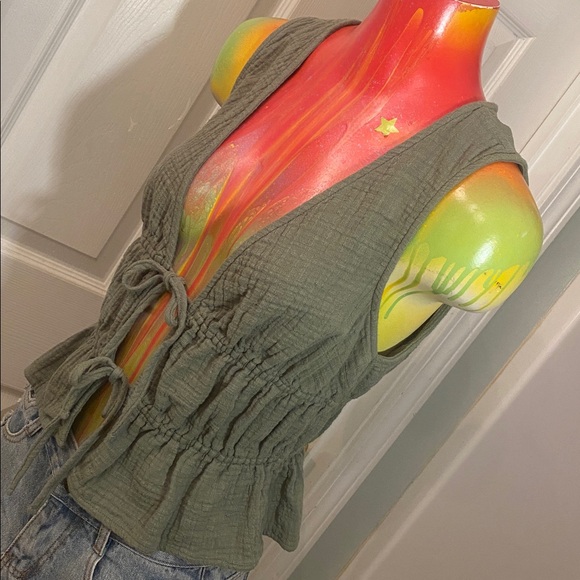 Aerie Olive Sleeveless Drawstring Blouse - Picture 4 of 13